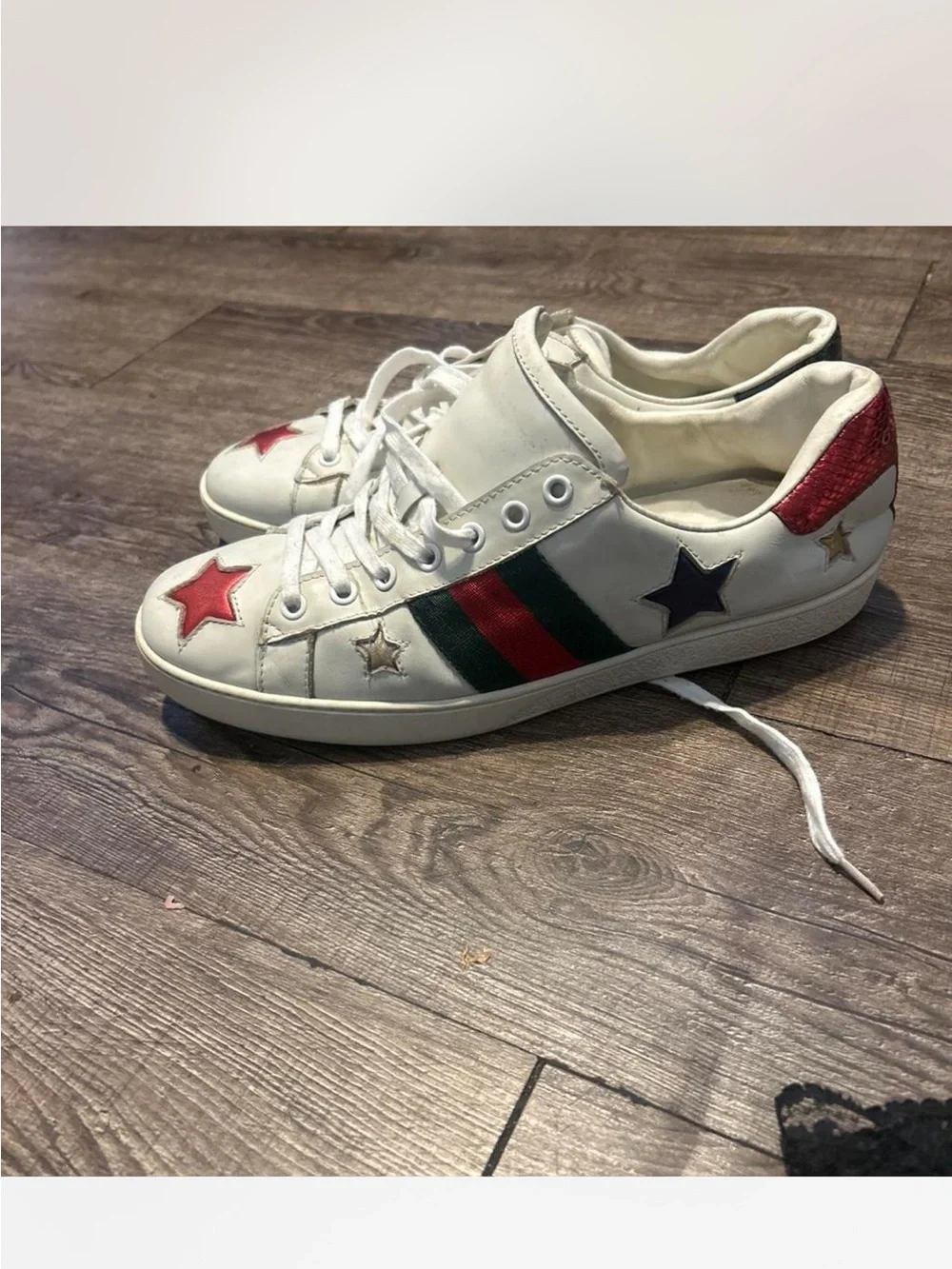 Gucci White Star Accent Sneakers with Red & Green Stripes